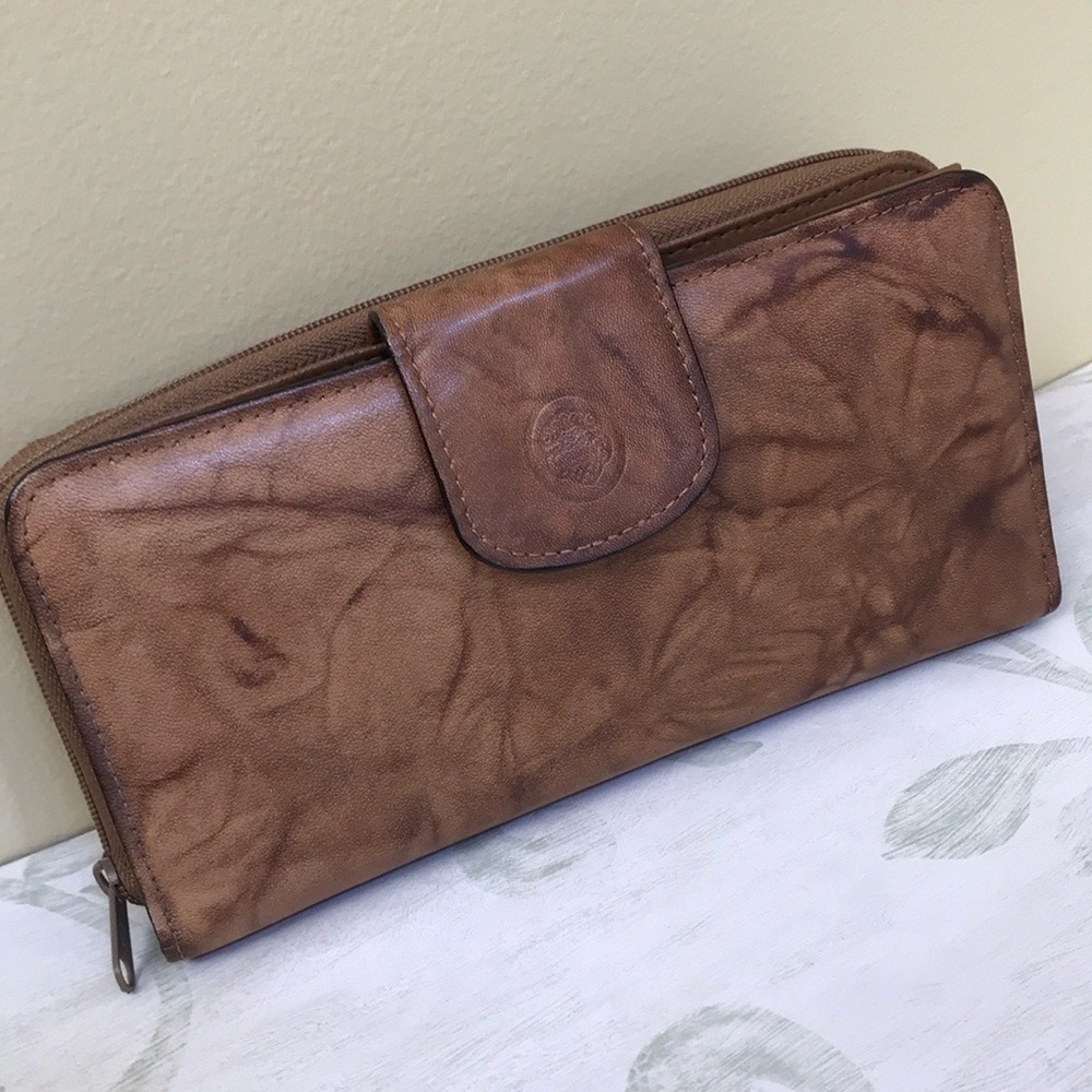 NWOT GENUINE LEATHER WALLET